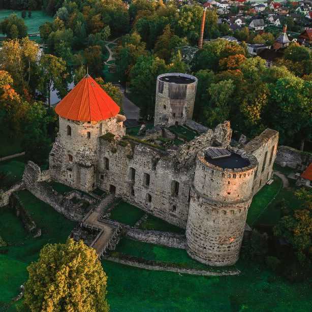 Латвия: 100 исторических мест Латвии
